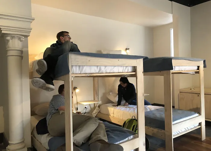 Boutique Merced 88Hostal